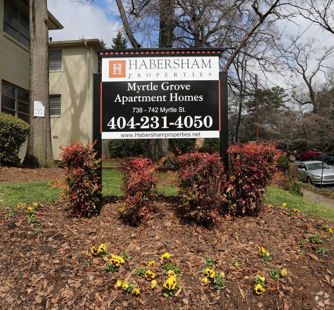 Building Photo - Myrtle Grove Apartment Homes