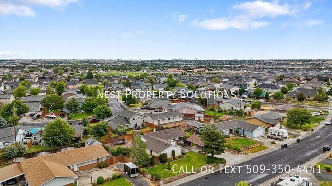 Building Photo - 603 N Crestview Dr