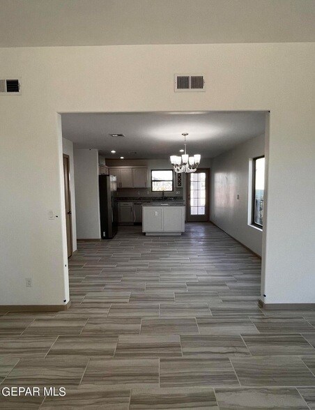 Building Photo - 617 Cedarwood Ave