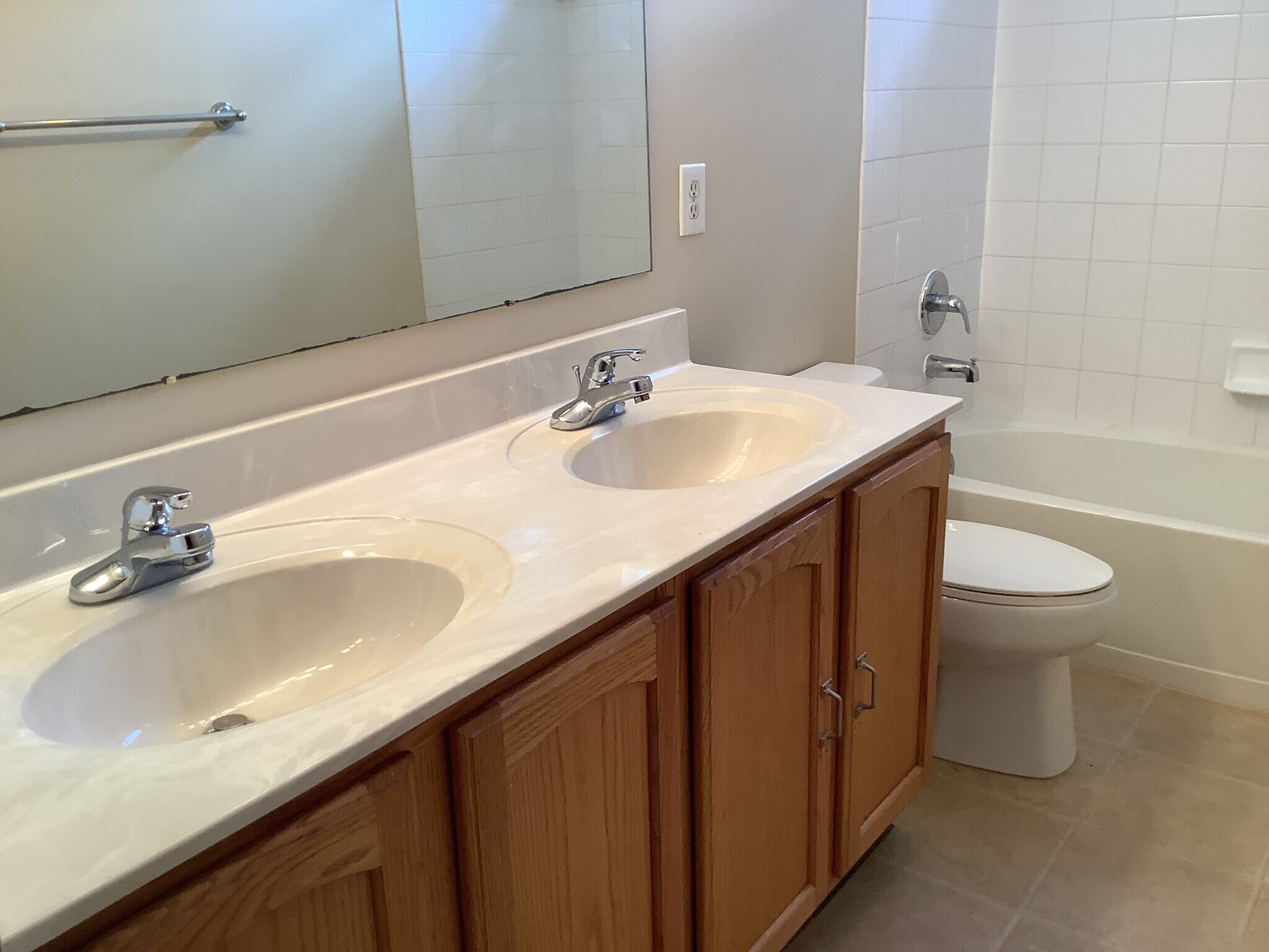 Building Photo - 46 Runkle Dr