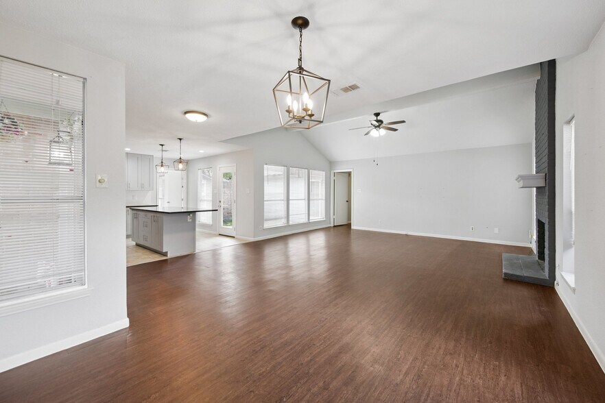Building Photo - 10415 Eagle Glen Dr
