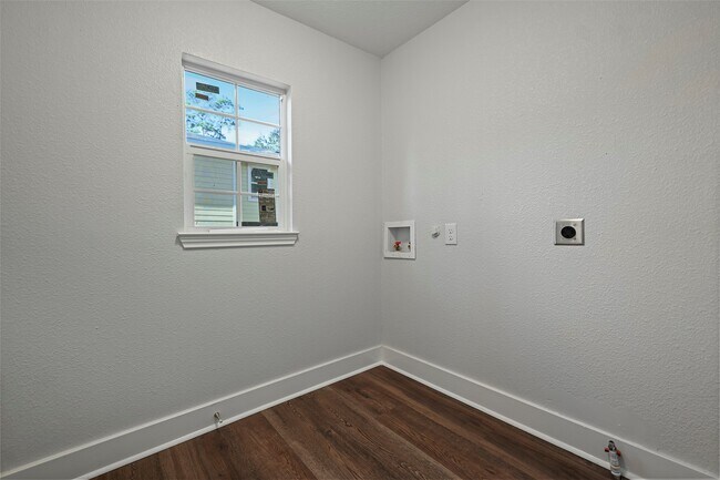 Building Photo - 17507 Wild Oak Dr