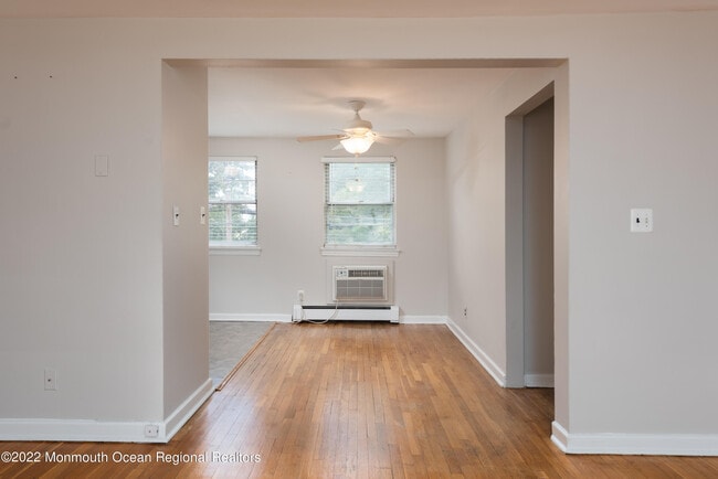 Building Photo - 29 Manor Dr