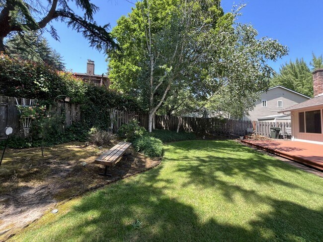 Building Photo - Charming Single-Level Home with Multiple Living Areas and Spacious Backyard Retreat