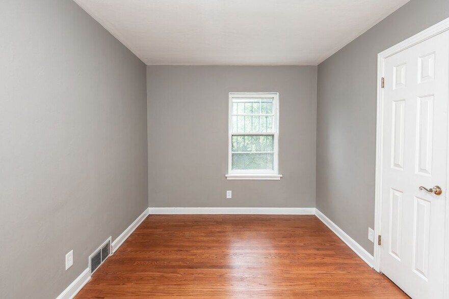 Building Photo - 6605 Kahns Ave