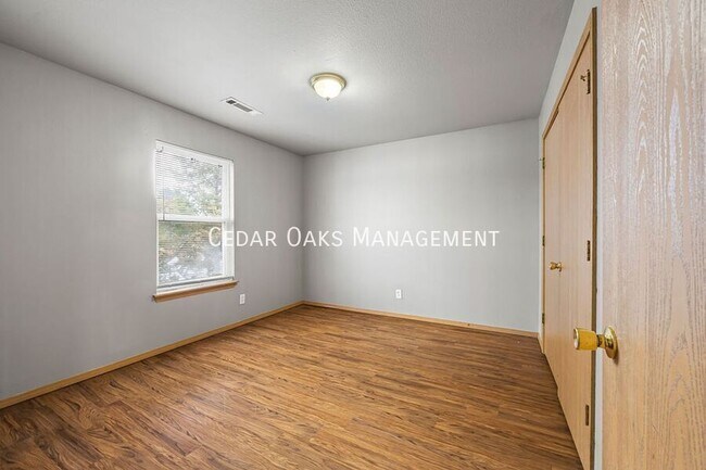 Building Photo - 213 Erin Pl
