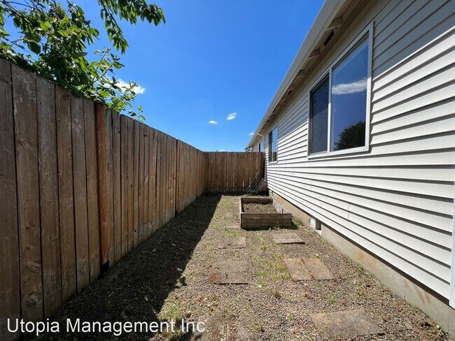 Building Photo - 3 br, 2 bath House - 4918 SW 9th Court