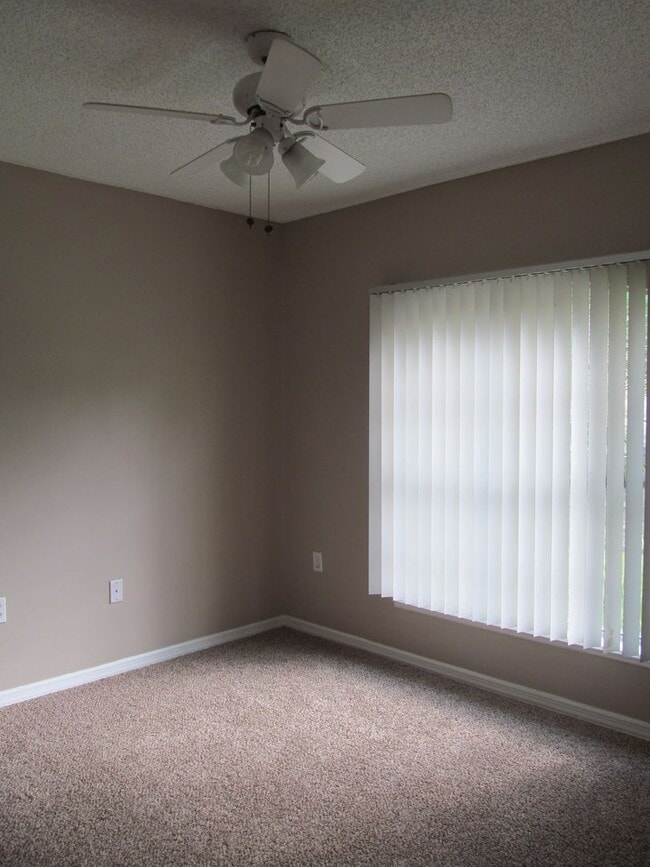 Building Photo - UCF Area - 1 bedroom