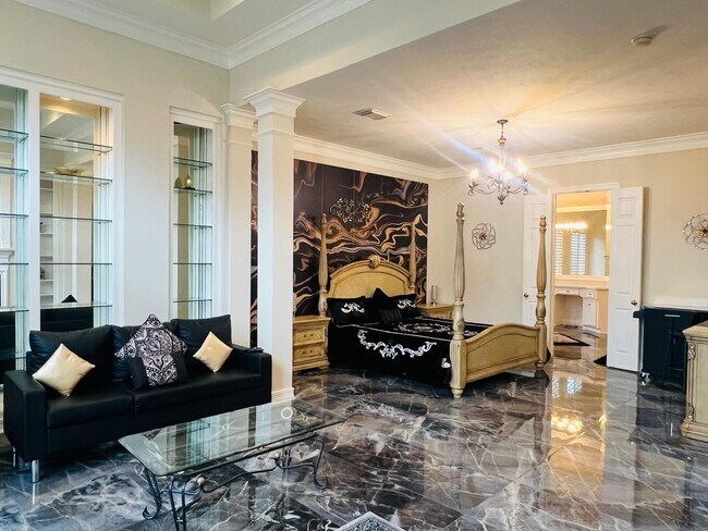 Building Photo - 4114 Fisher Lake Dr