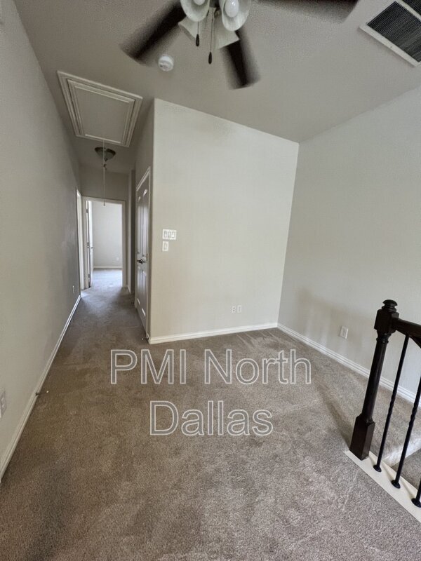 Building Photo - 532 S Greenville Ave
