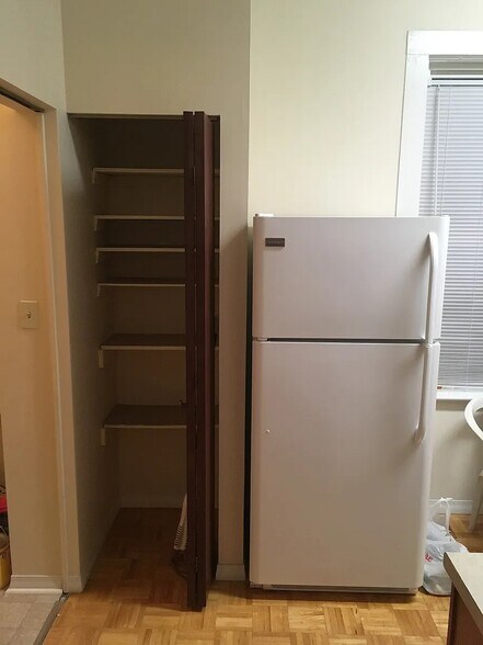 Building Photo - 1313 East Walnut