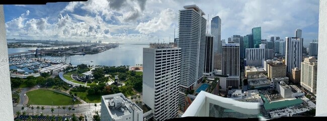 Building Photo - 253 NE 2nd St