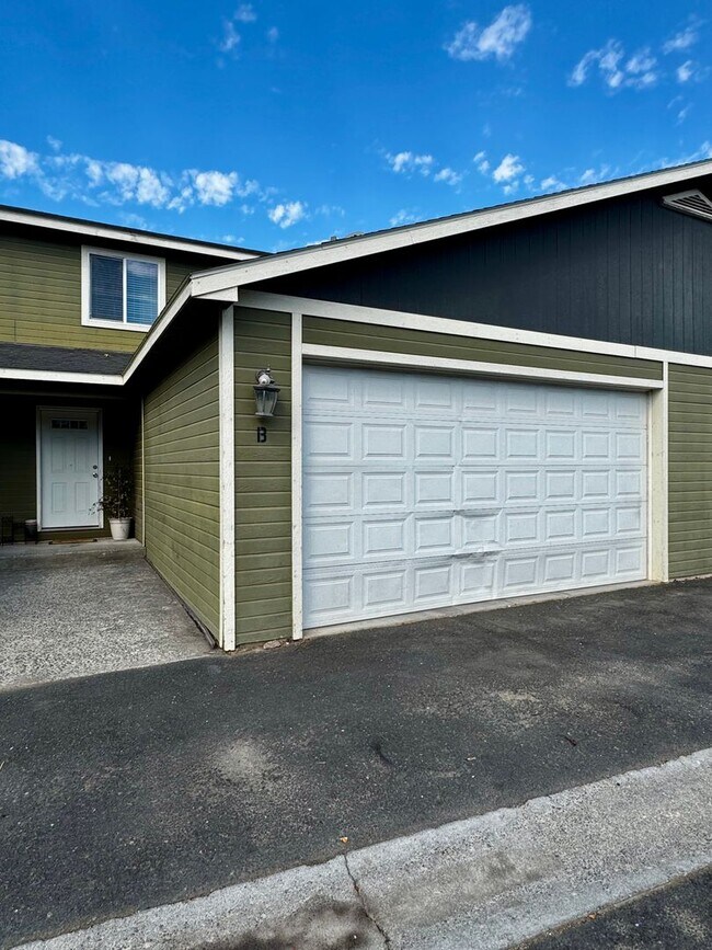 Building Photo - 103 E Mizzou Ct