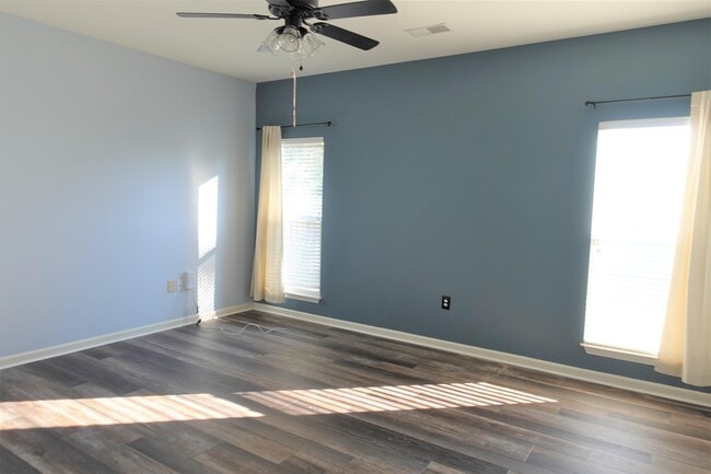 Building Photo - 233 Highgate Cir