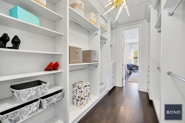 Building Photo - TURN KEY HARLEM TOWNHOUSE FOR RENT