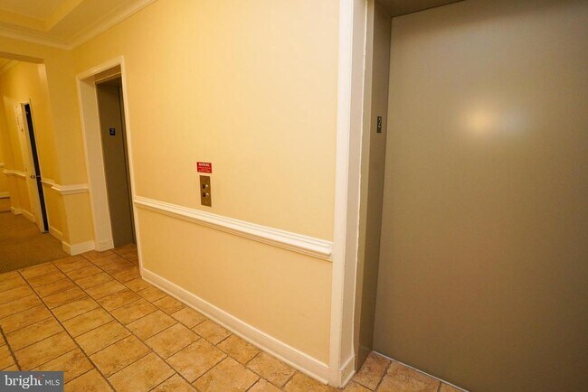 Building Photo - 2115 Ganton Green