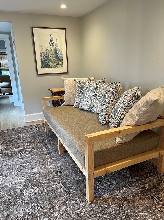 Building Photo - 237 6th St