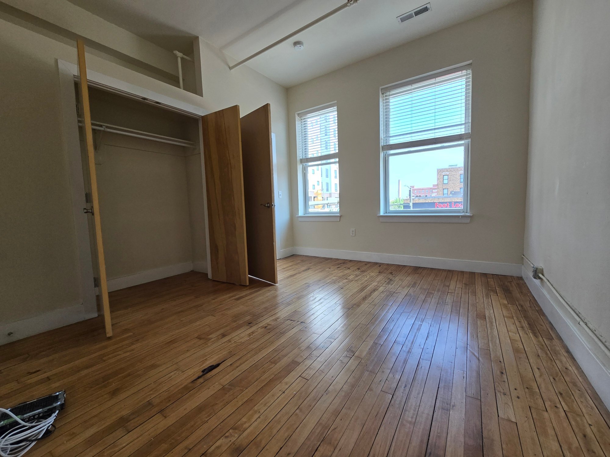 Building Photo - 613 N Lombardy St