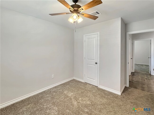 Building Photo - 408 Pebble Creek Run