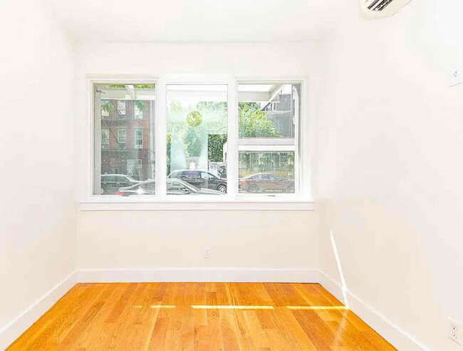 Building Photo - 871 Bergen St