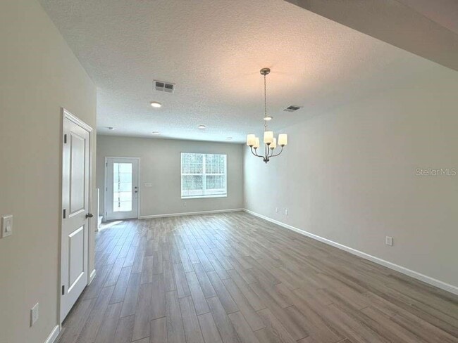 Building Photo - 15517 Bay Brg St