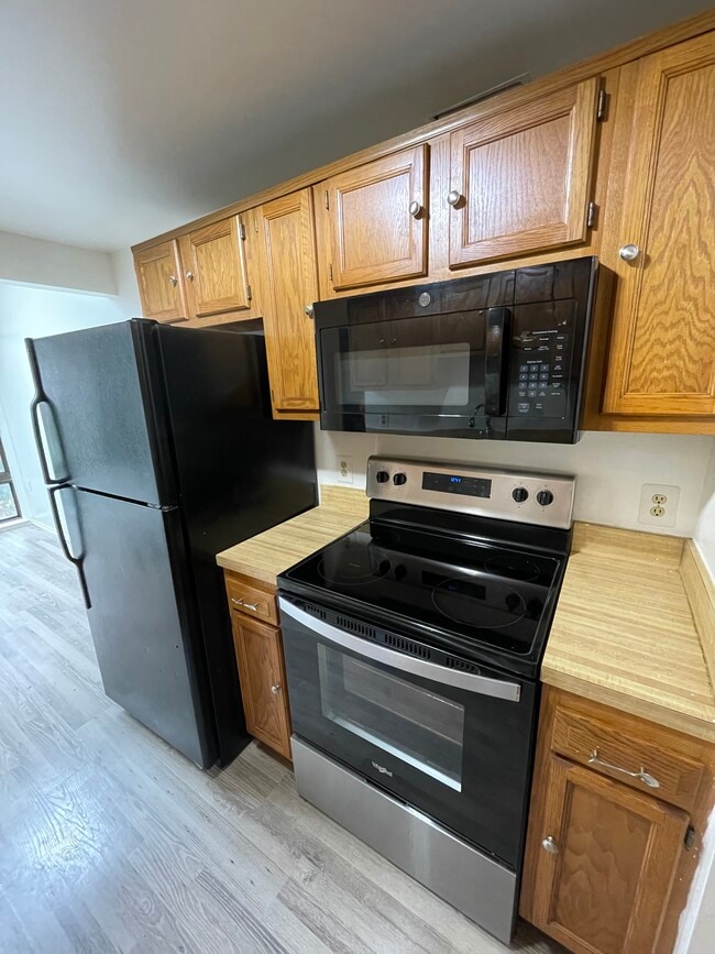 Building Photo - 13205 Chalet Pl