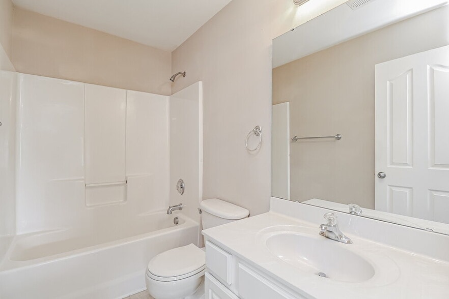 Building Photo - 2865 Island Point Dr NW
