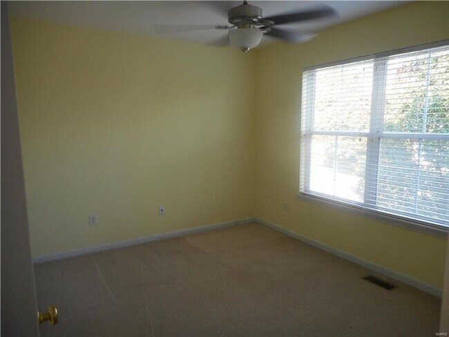 Building Photo - 219 Hawksbury Pl