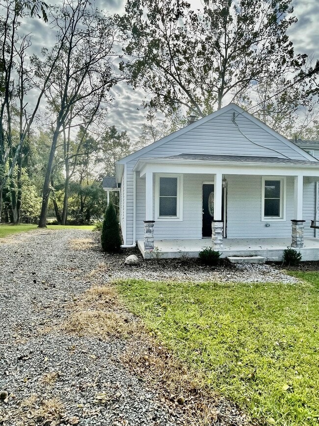 Building Photo - 227 Tyree Cir