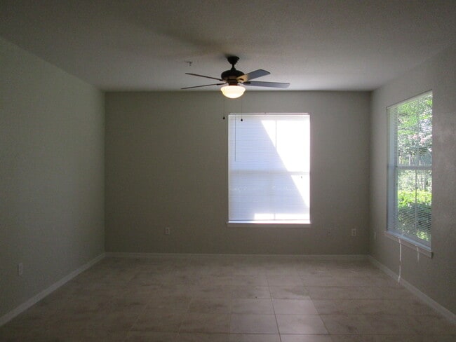 Building Photo - 2 bedroom 2 bath Condominium in The Fountains at Metrowest