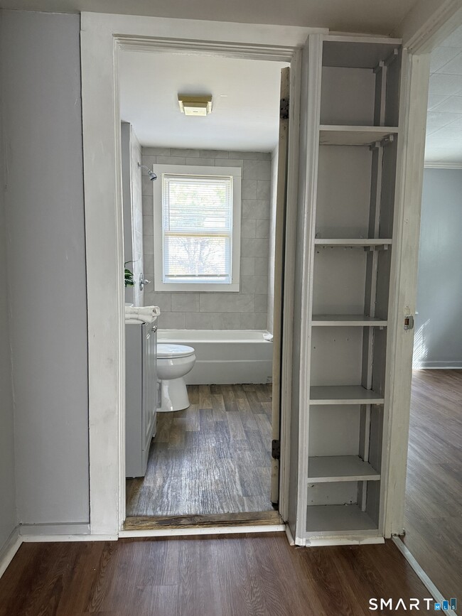 Building Photo - 8 Rodgers Pl