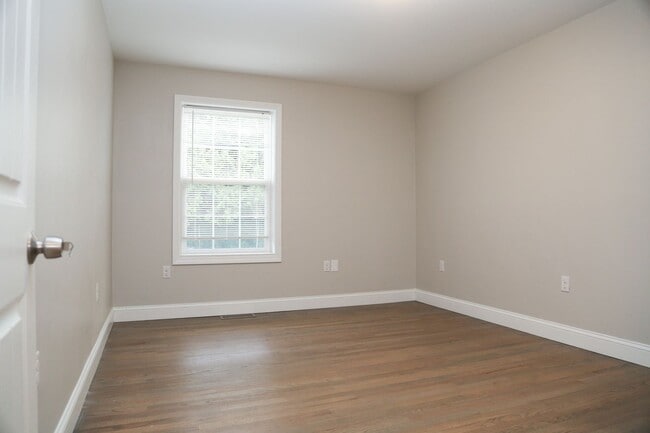 Building Photo - Newly Built 6br/3ba- Steps away from PC!