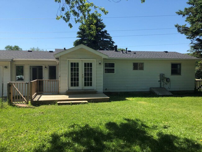 Building Photo - 2824 Country Ln
