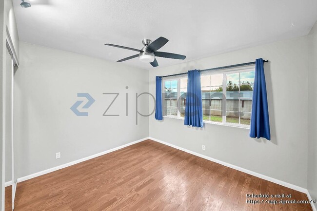 Building Photo - 2335 Logan St