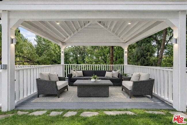 Building Photo - 5220 Melvin Ave