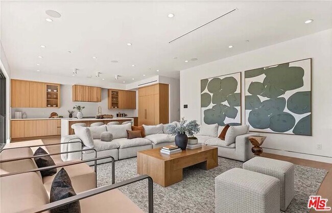 Building Photo - 4453 Gentry Ave