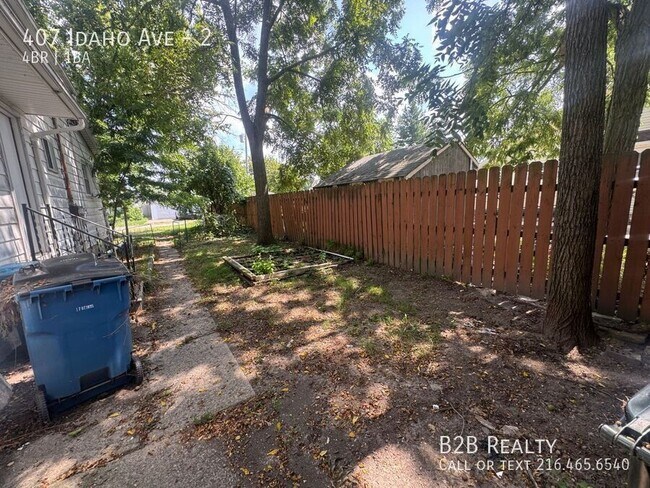 Building Photo - 407 Idaho Ave