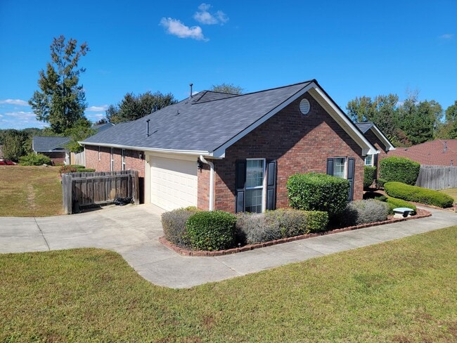 Building Photo - 1500 Cedar Hill Trail