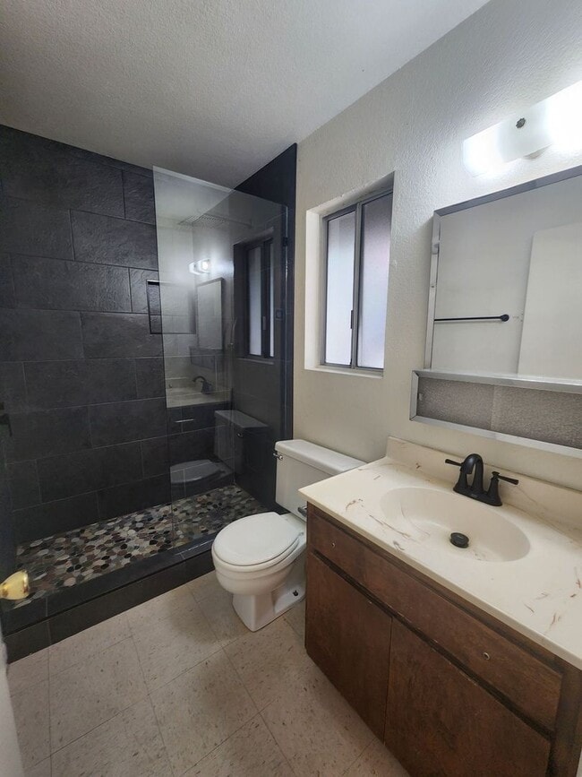 Building Photo - Corner Lot 2 Bedroom w/ 2 Car Garage