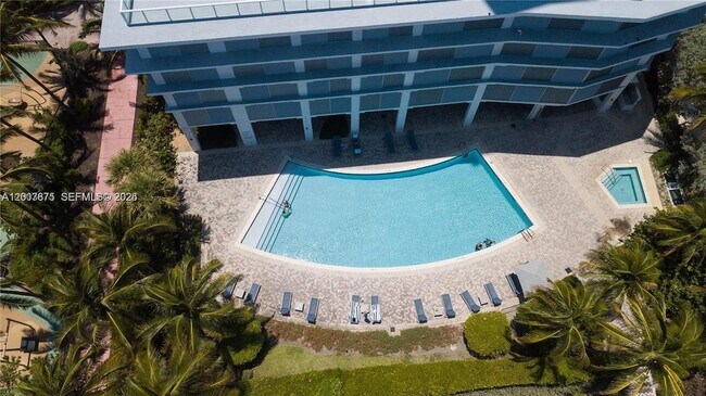 Building Photo - 6515 Collins Ave