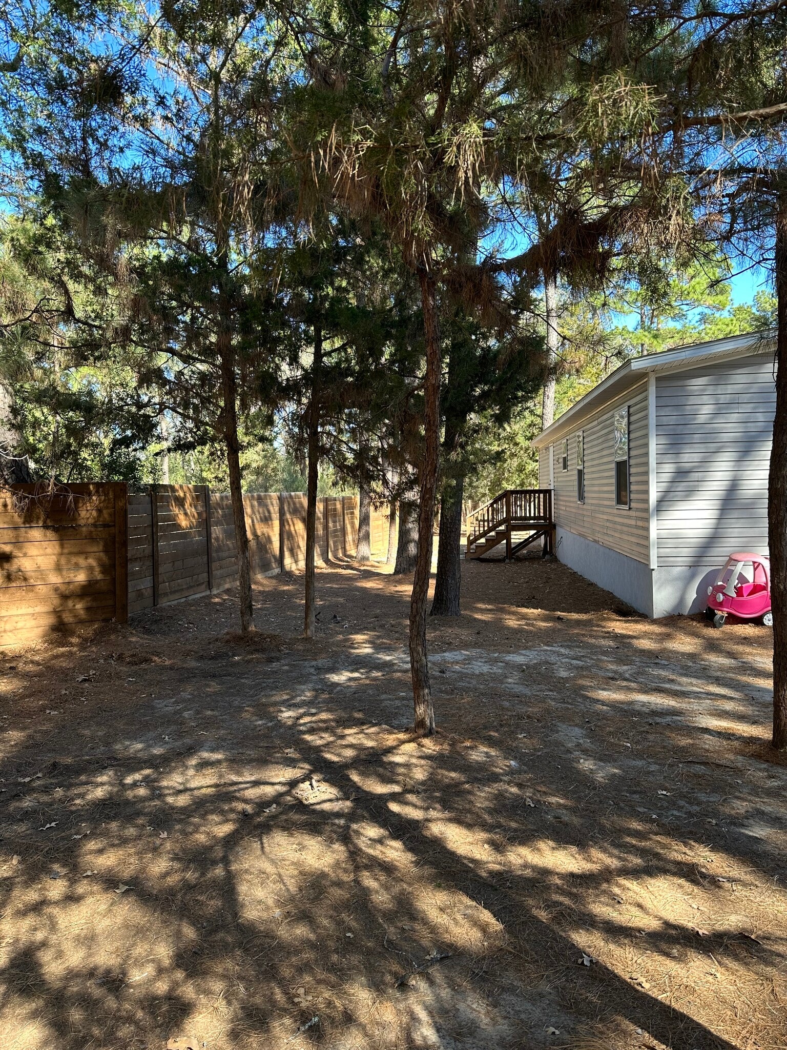 Building Photo - 380 Pine Tree Loop