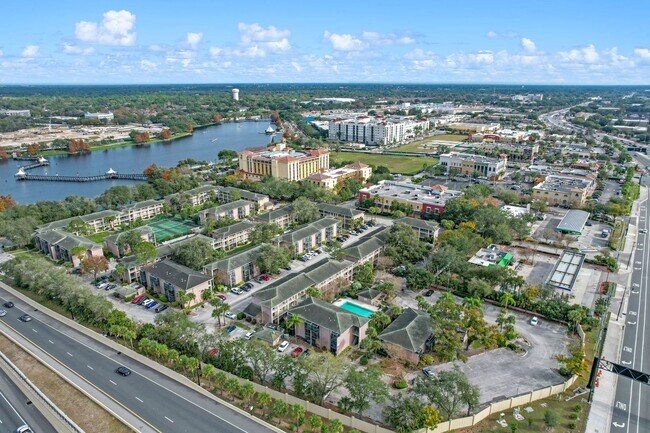 Building Photo - Newly Renovated ~ Ground Floor Condo in th...