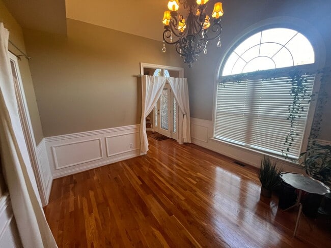 Building Photo - Beautiful 4 Bed in Hamburg!