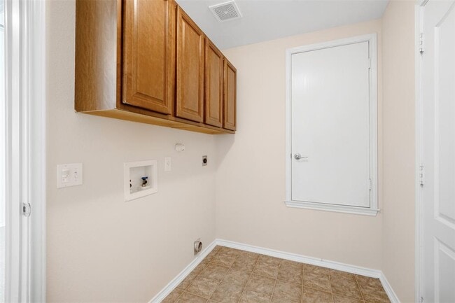Building Photo - 6905 Derby Downs Dr