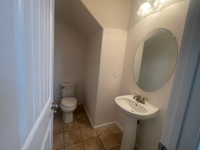 Building Photo - 3 Bedrooms in Paseo Del Norte of Roseville