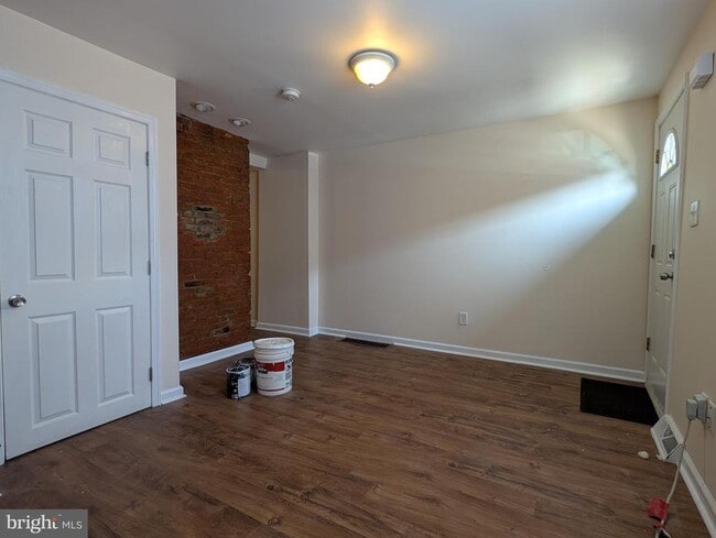 Building Photo - 2546 Tulip St