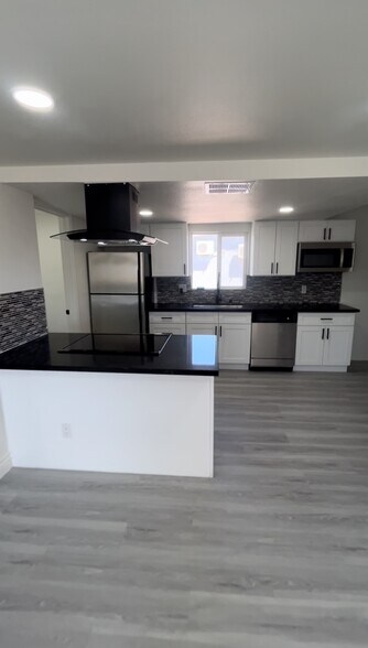 Building Photo - 210 W Monroe Ave