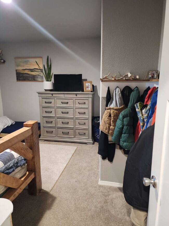 Building Photo - 3BR, 2BTH in Post Falls Above The Fog