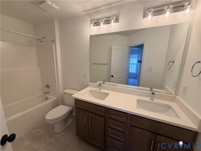 Building Photo - 15375 Sunray Aly