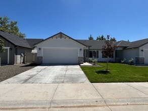 Building Photo - Roe Street Townhomes